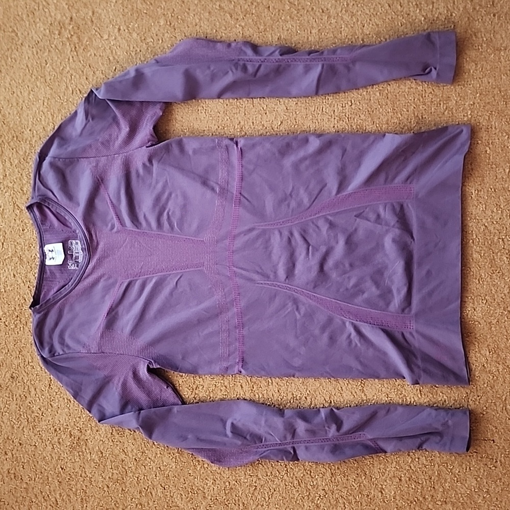 Under Armor Women's Long Sleeve Run Top Wicking- Size Medium